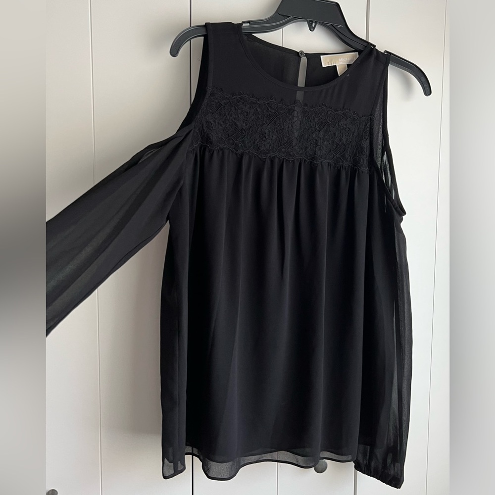 Michael Kors Cold-Shoulder Long Sleeve Shirt | Black | M